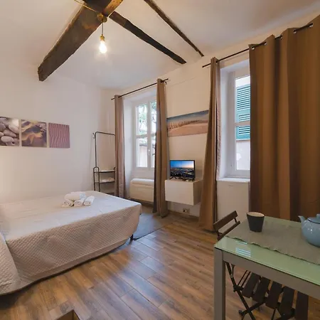 Maddalena Alto - Affitti Brevi Italia * Genua